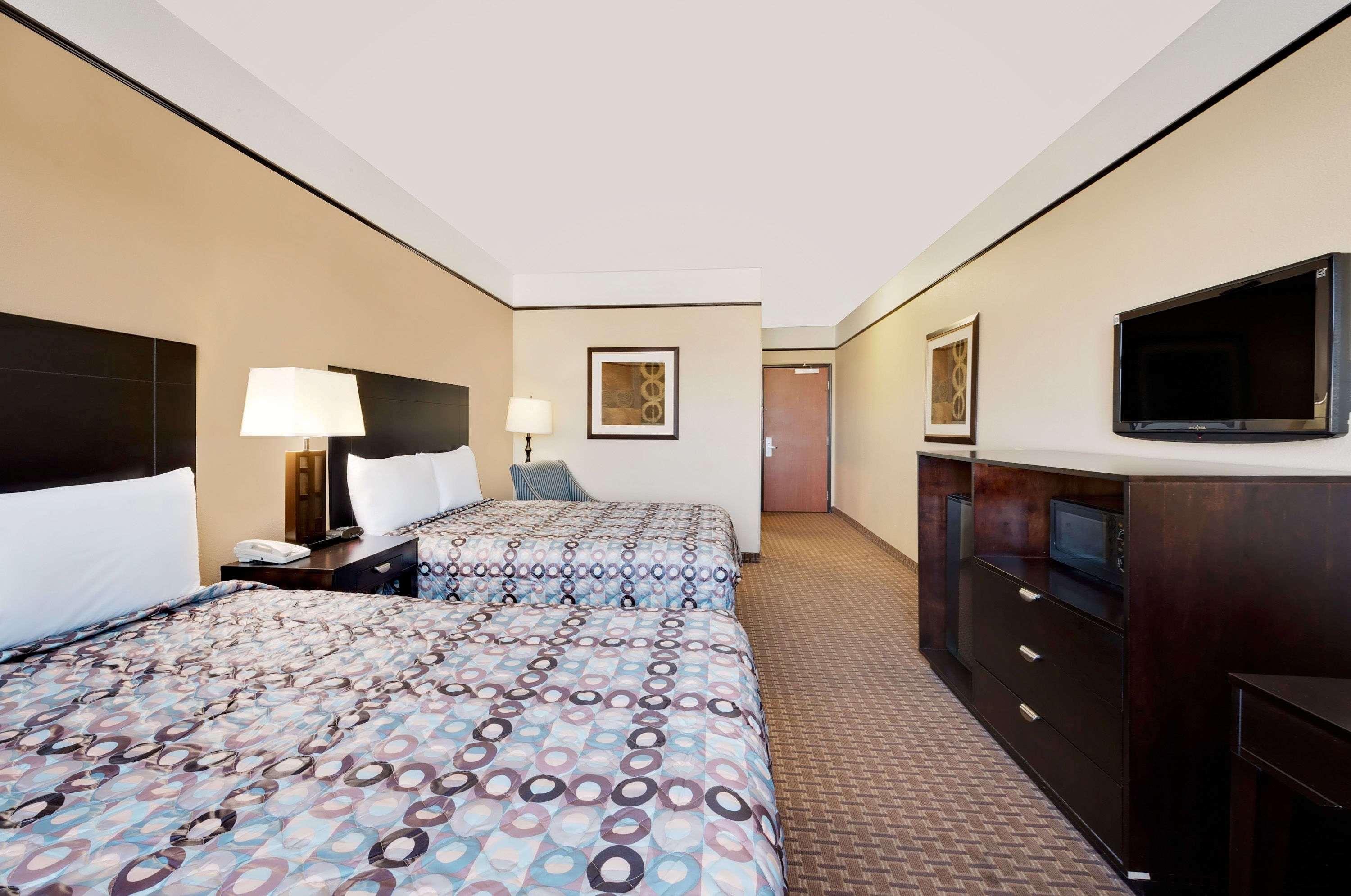 Super 8 By Wyndham Tx 2*