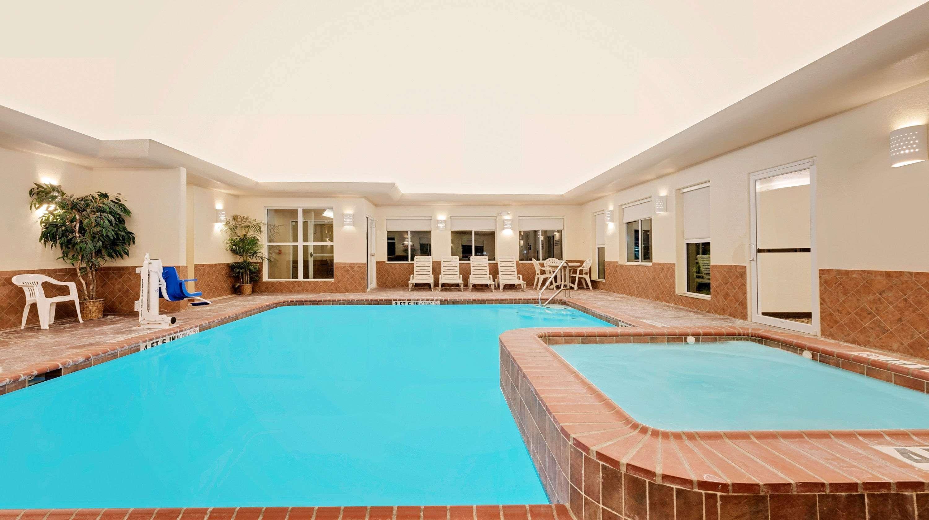 Super 8 By Wyndham Tx Hotel