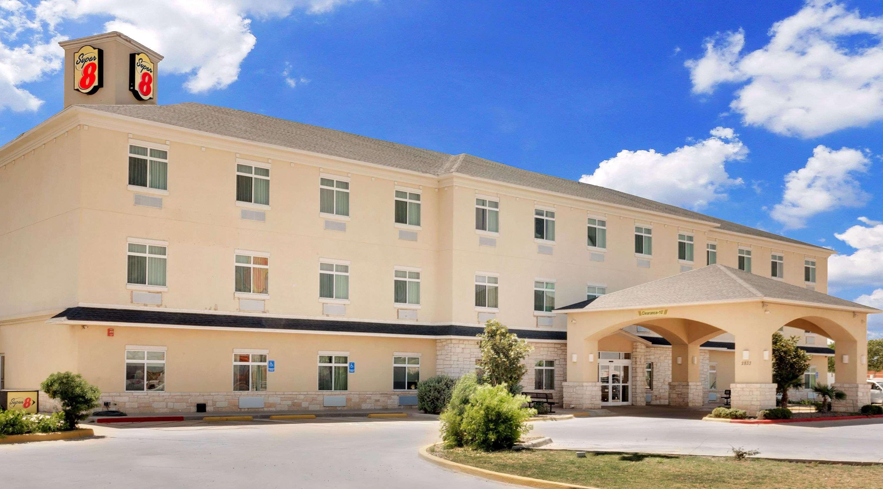 Hotel Super 8 By Wyndham Tx 2*