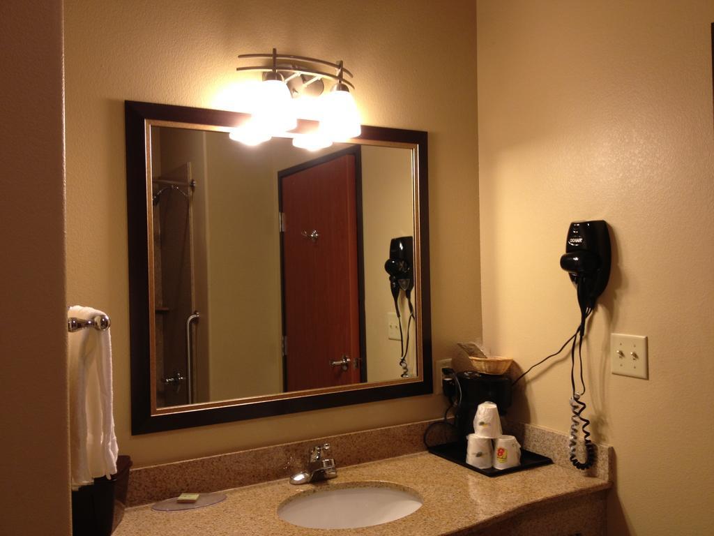 Super 8 By Wyndham Tx 2*